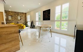 SAKINA Appartement en bord de sorgue